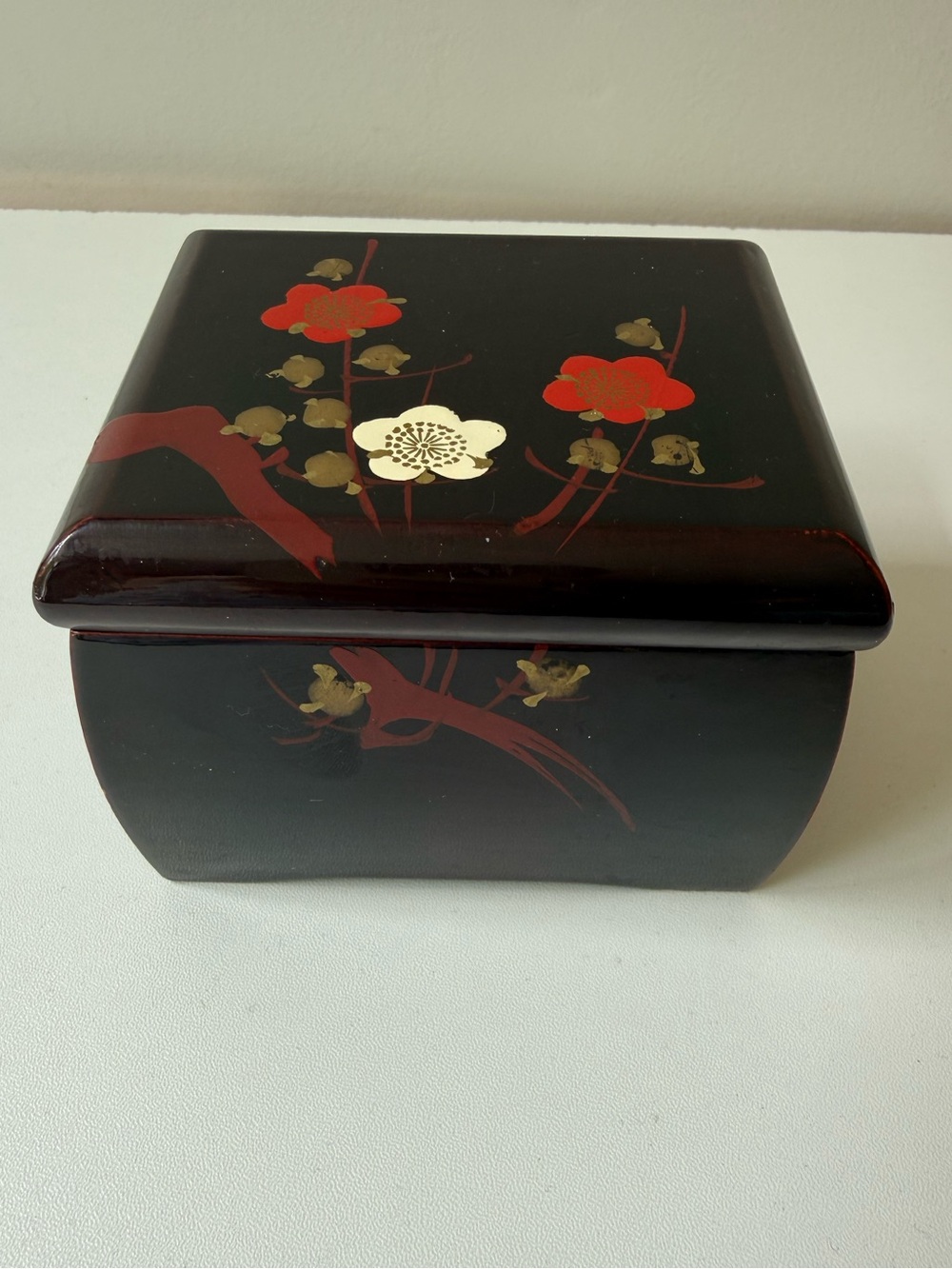 Black Lacquer Floral Decorative Music 🎶 Box